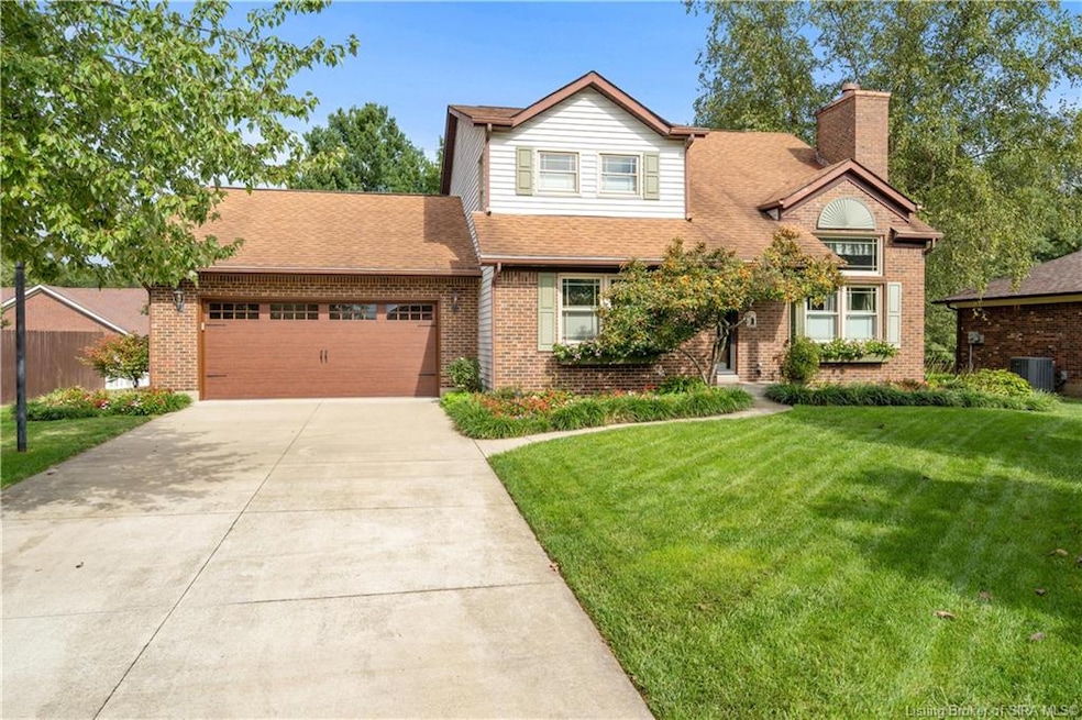 4816 Elaine Dr, Floyds Knobs, IN 47119 - photo 1