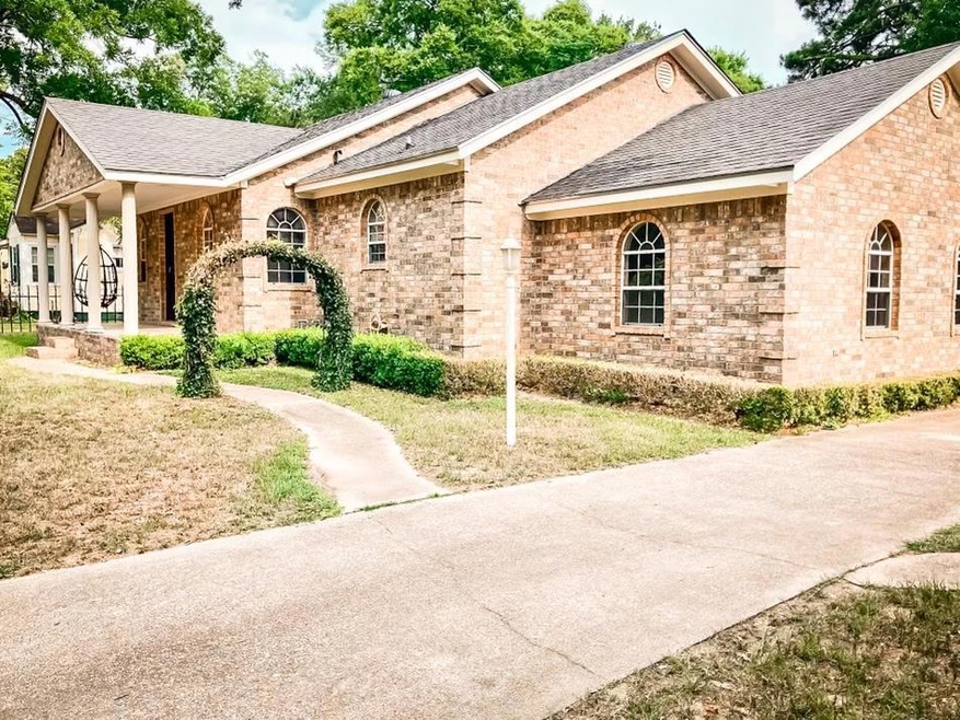 719 Home Ave, Nacogdoches, TX 75964 - photo 1