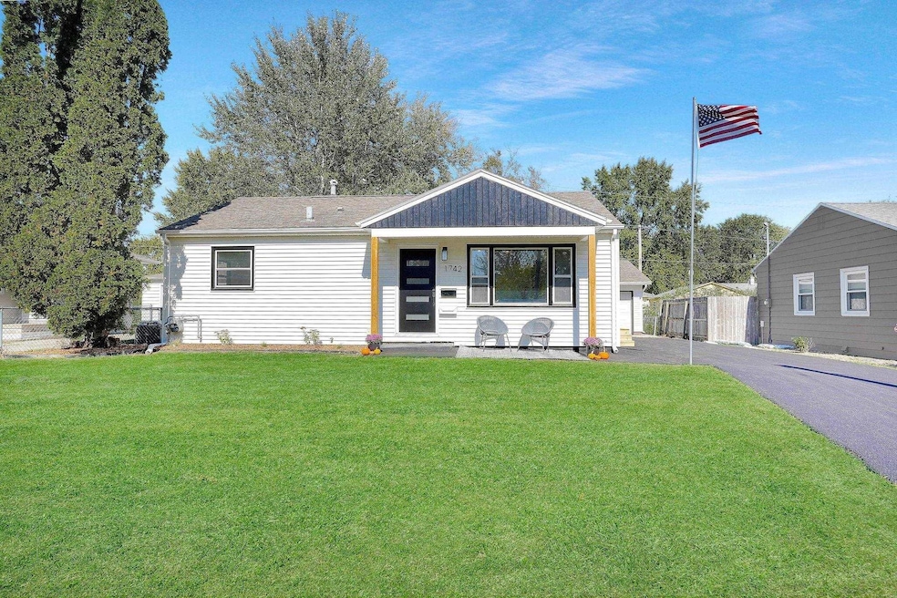 1742 Sager Ave, Waterloo, IA 50701 - photo 1