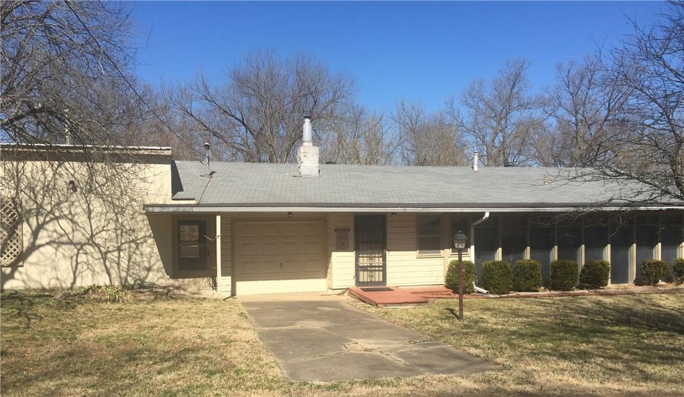 107 NE Park St, Bentonville, AR 72712 - photo 1