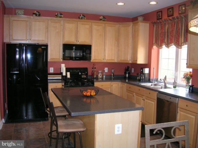 14938 Pecan Ct, Woodbridge, VA 22193 - photo 1