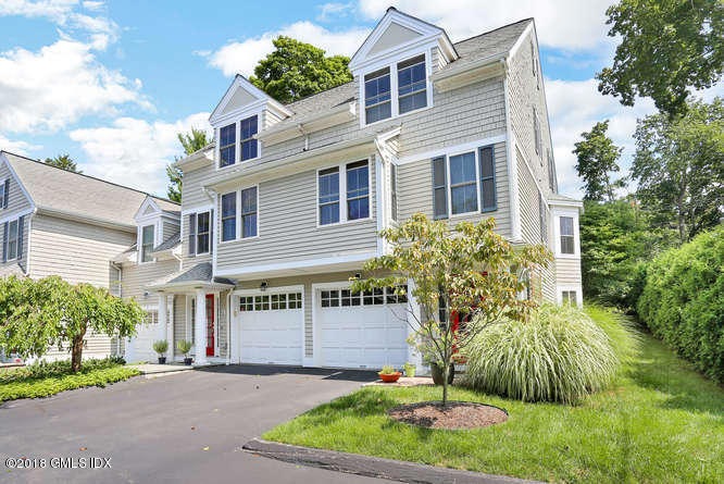 6 Robertson Ln Cos Cob CT