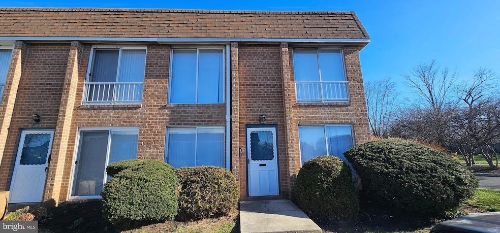 501 Germantown Ct, Warminster, PA 18974 - photo 1