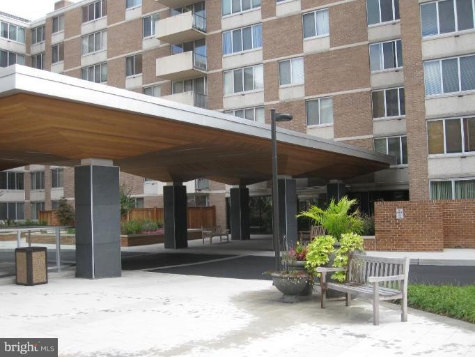 Van Ness East unit 1147, Washington, DC 20008 - photo 1