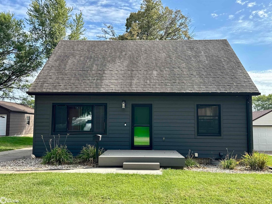 313 Mantz Ave, Audubon, IA 50025 - photo 1