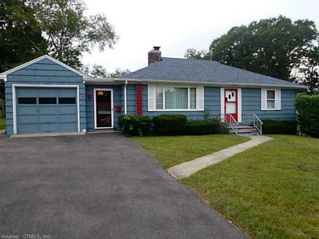 15 Gatewood Cir, Waterbury, CT 06706 - photo 1
