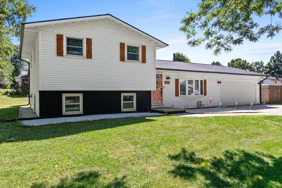 1015 Aphrodite Rd, Green Bay, WI 54311 - photo 1