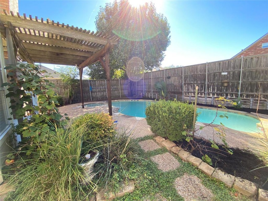 317 Shady Timbers Ln, Murphy, TX 75094 - photo 1