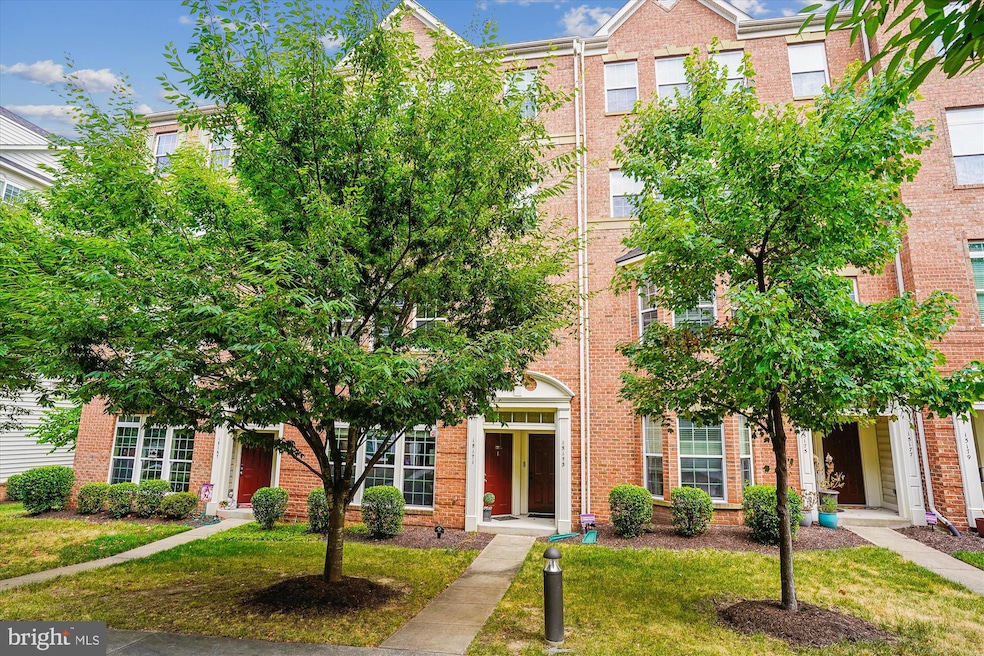 15171 Leicestershire St, Woodbridge, VA 22191 - photo 1