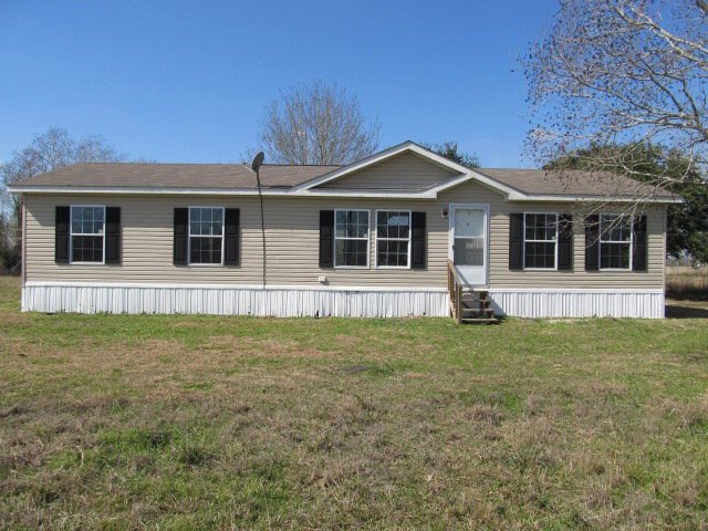 12810 Country Lea Ln, Alvin, TX 77511 - photo 1