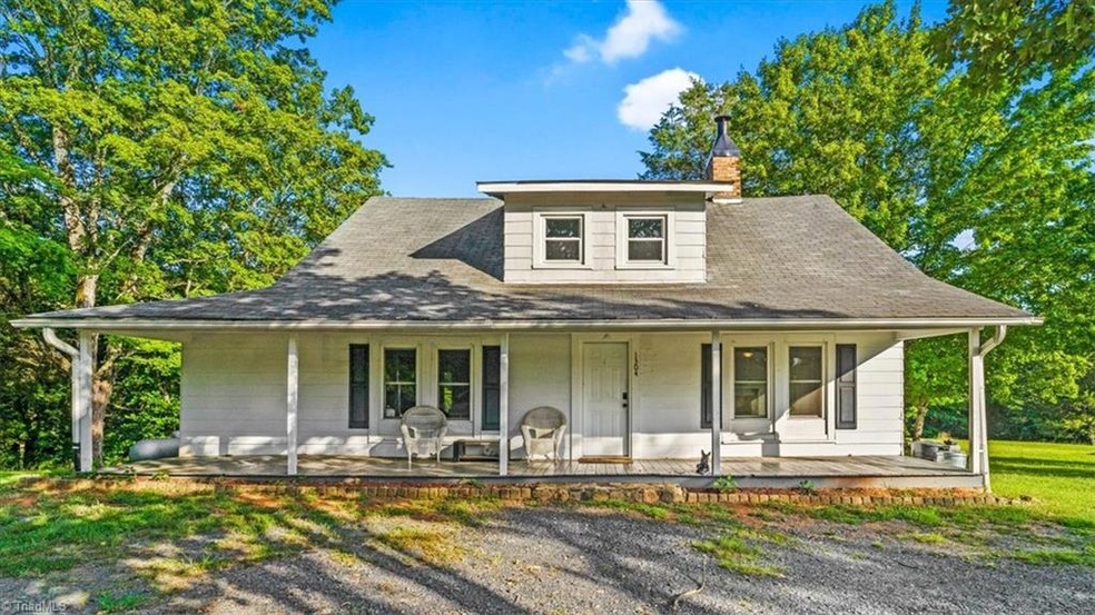 1304 Green Farm Rd, Asheboro, NC 27205 - photo 1