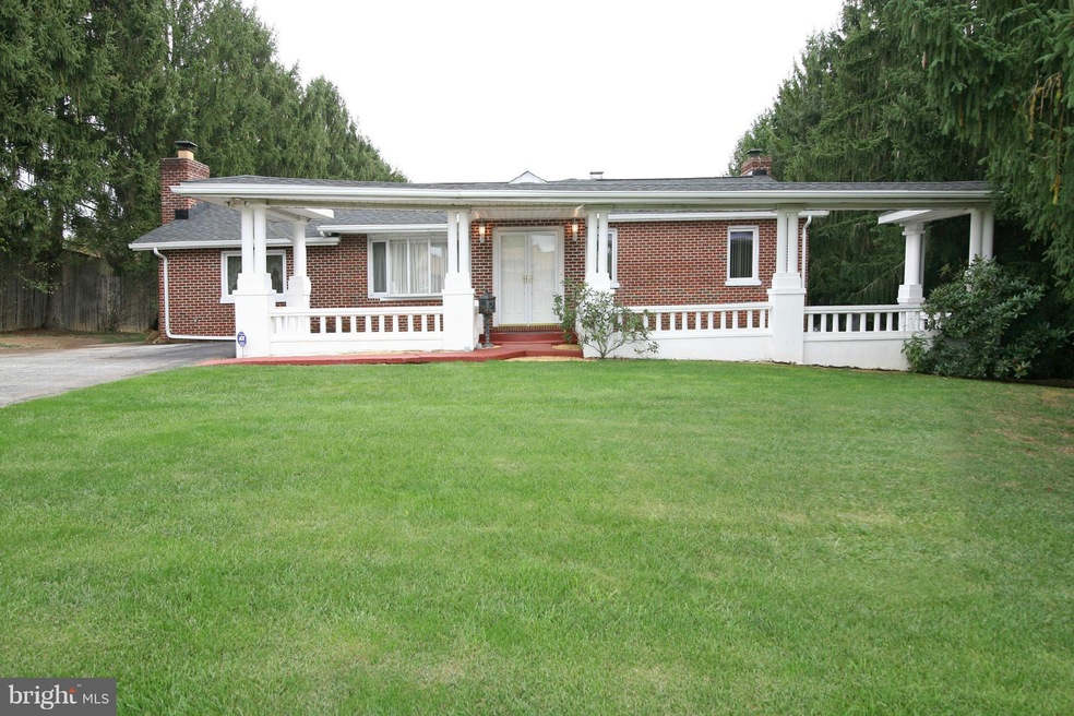 4403 Carroll Park Ct, Sykesville, MD 21784 - photo 1