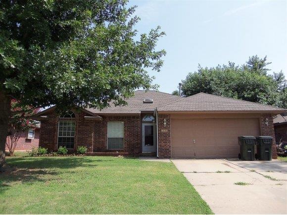 524 Goshawk Dr, Norman, OK 73072 - photo 1