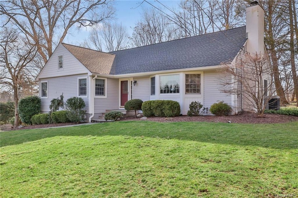 332 Deer Track Ln, Valley Cottage, NY 10989 - photo 1