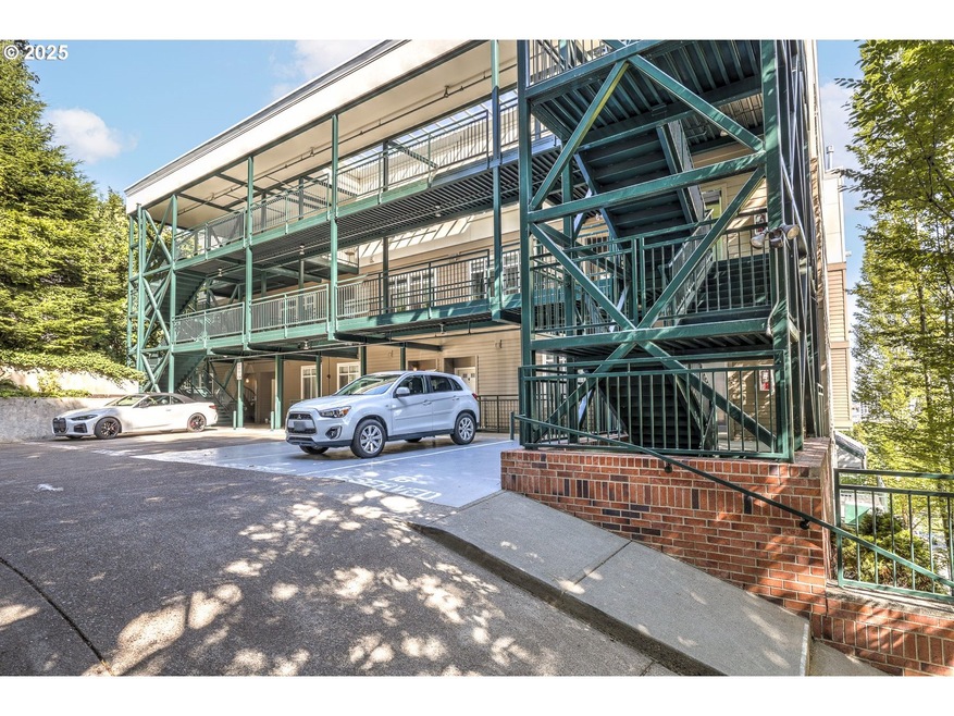 1815 SW 16th Ave unit 402, Portland, OR 97201 - photo 1