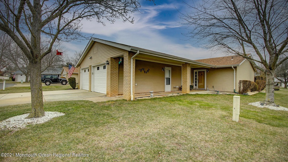 401C Fuchsia Plaza, Monroe Township, NJ 08831 - photo 1