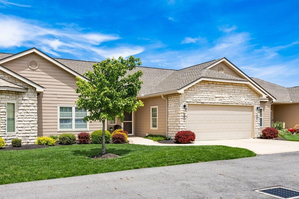 4 Claire Ct unit 4, Circleville, OH 43113 - photo 1