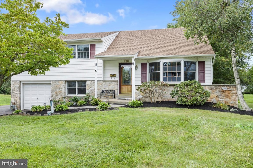 216 Woodlawn Dr, Lansdale, PA 19446 - photo 1