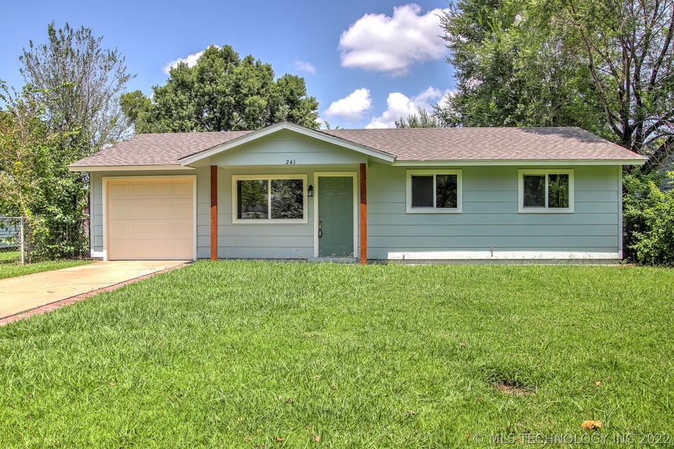 241 W Portland St, Sapulpa, OK 74066 - photo 1