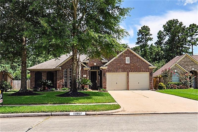 11807 Gatesden Dr, Tomball, TX 77377 - photo 1