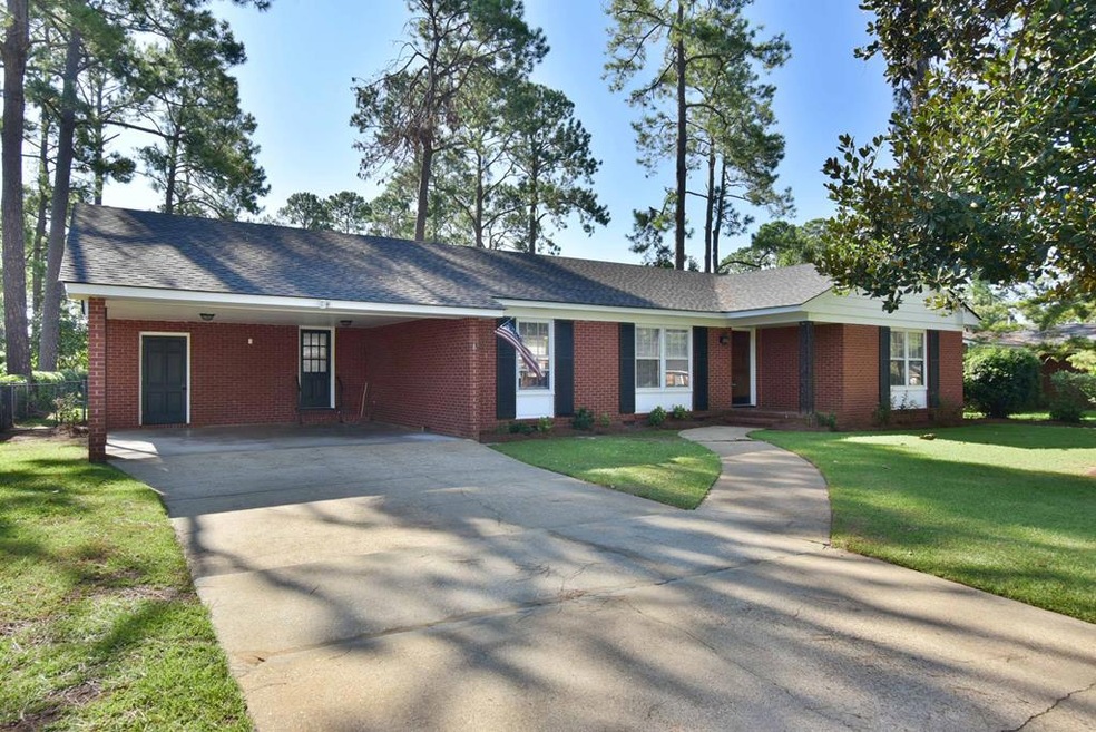 2110 Lullwater Rd, Albany, GA 31707 - photo 1