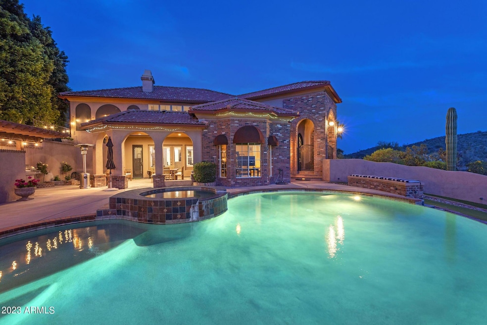 Infinity Pool w/Spa