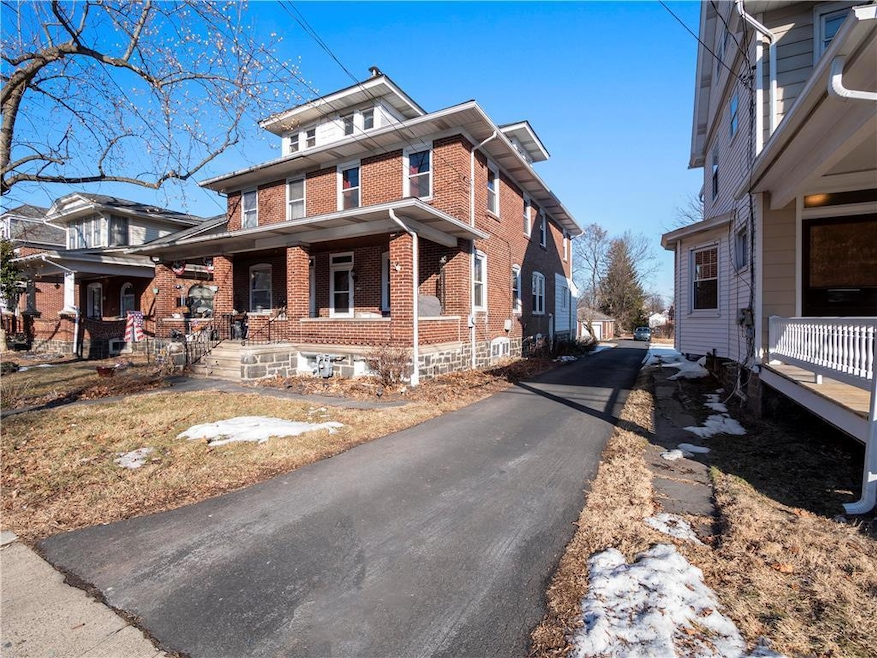 1107 W Broad St, Quakertown, PA 18951 - photo 1