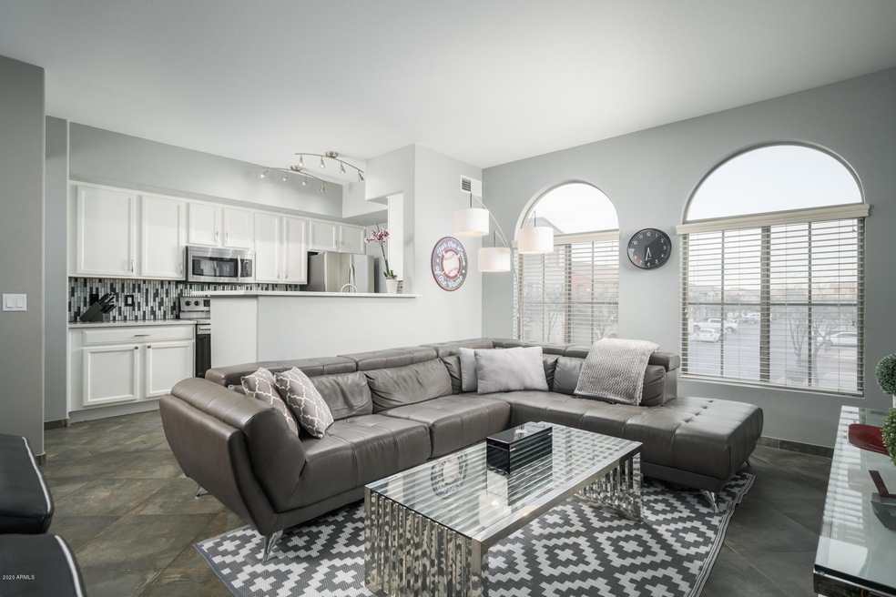 Living & Kitchen