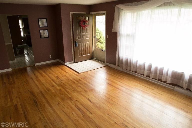 1804 Emerald Ave NE, Grand Rapids, MI 49505 - photo 1