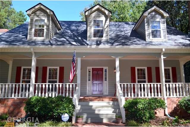 Lovely Cape Cod with Williamsburg flair in great n
