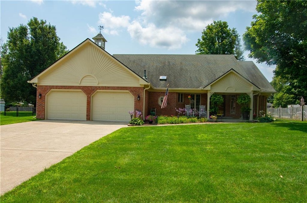 61 Deborah Ln, Whiteland, IN 46184 - photo 1