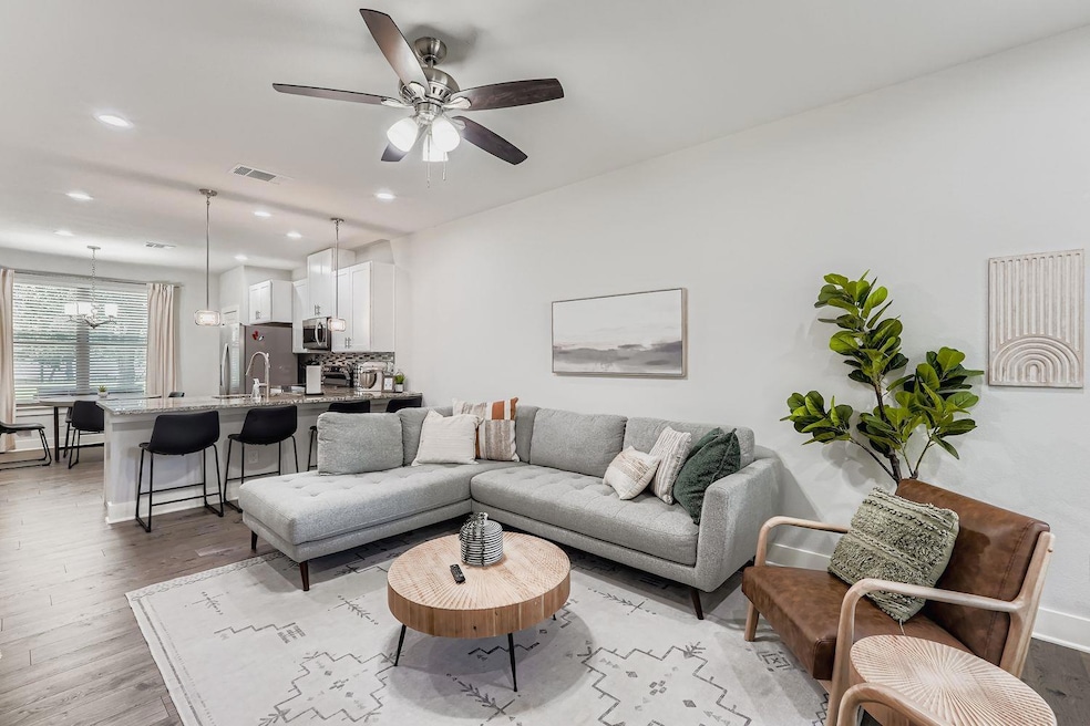 18803 Hogan Cir unit 14, Lago Vista, TX 78645 - photo 1