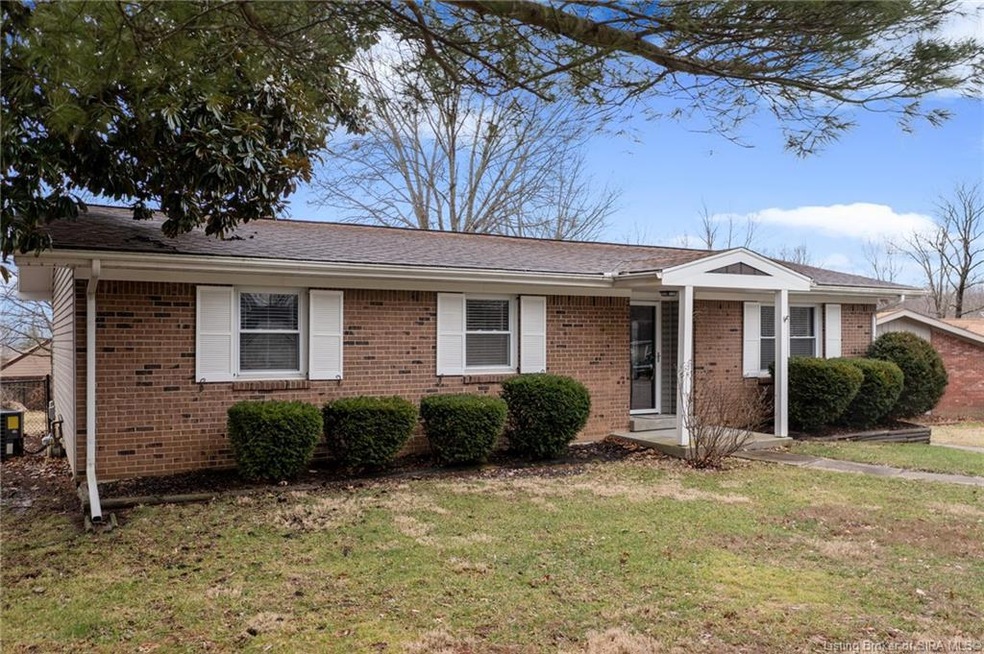 1904 Carriage Ct, New Albany, IN 47150 - photo 1