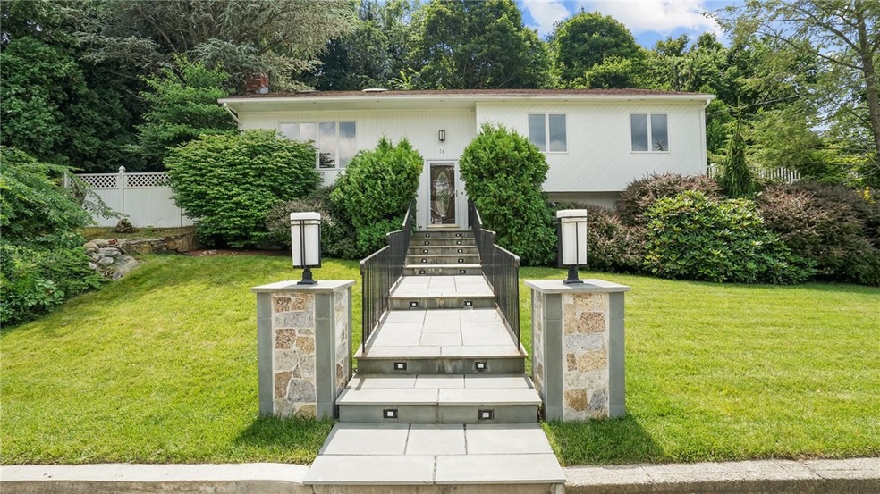 25 Curry Rd, Cranston, RI 02920 - photo 1