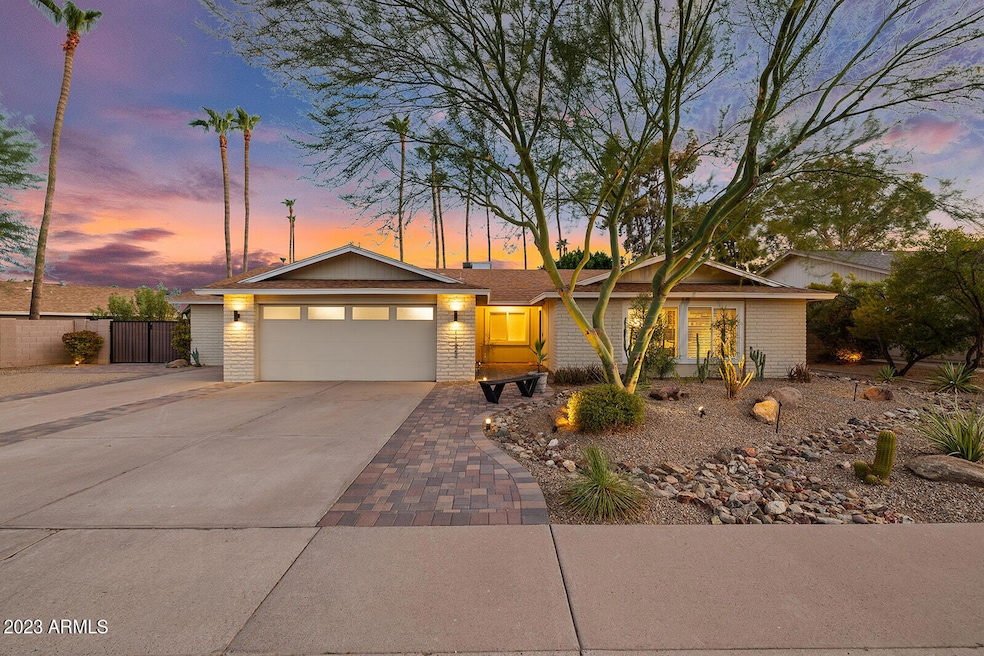 CURB APPEAL!!!
