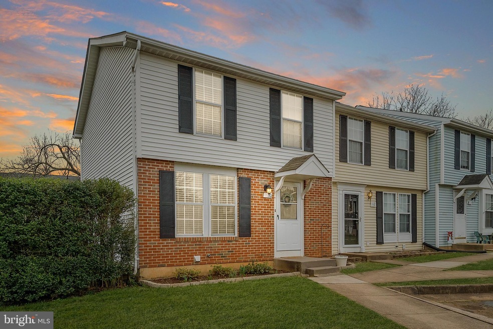 110 Oak Tree Ln, Warrenton, VA 20186 - photo 1