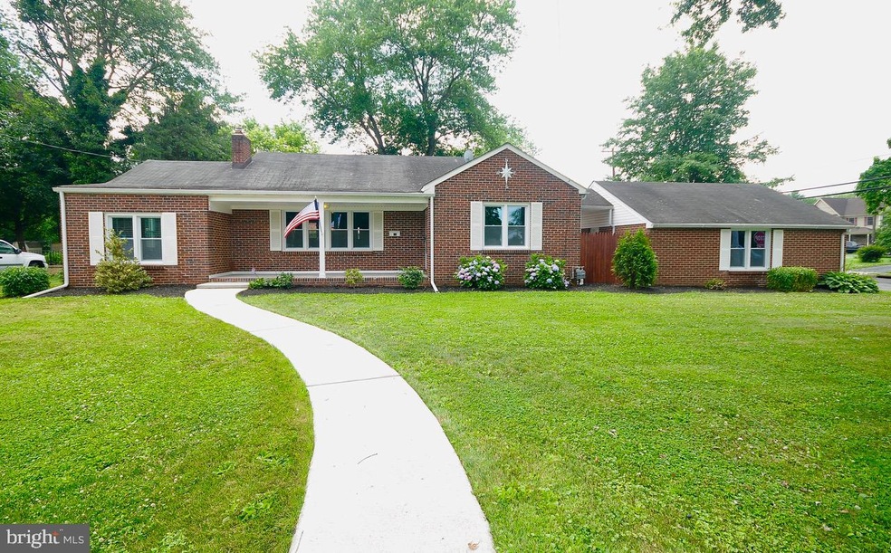 190 W Chestnut St, Clayton, NJ 08312 - photo 1