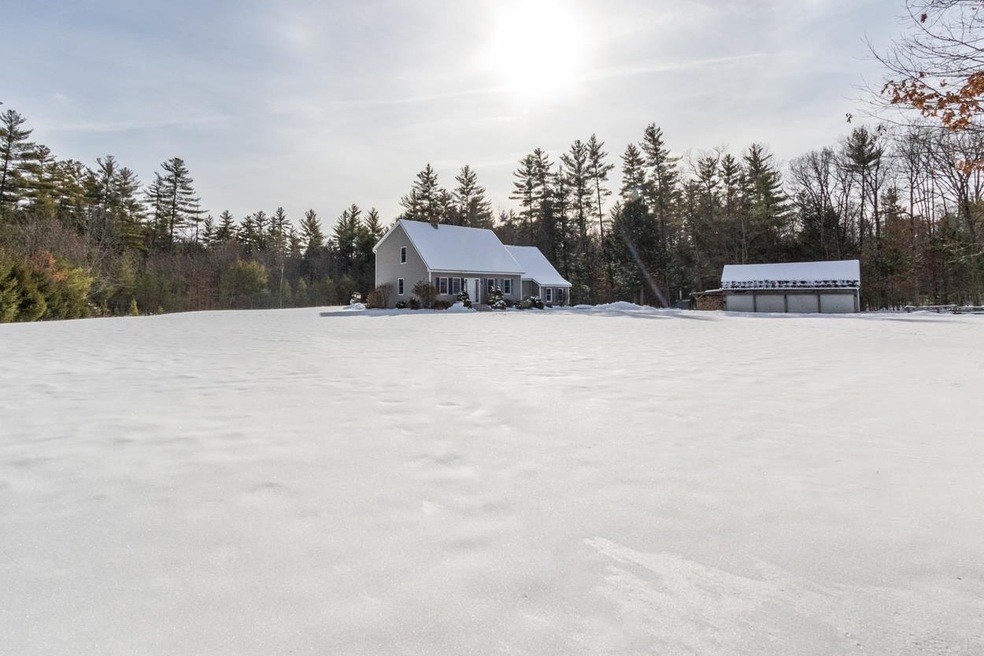 913 Pine St, Contoocook, NH 03229 - photo 1