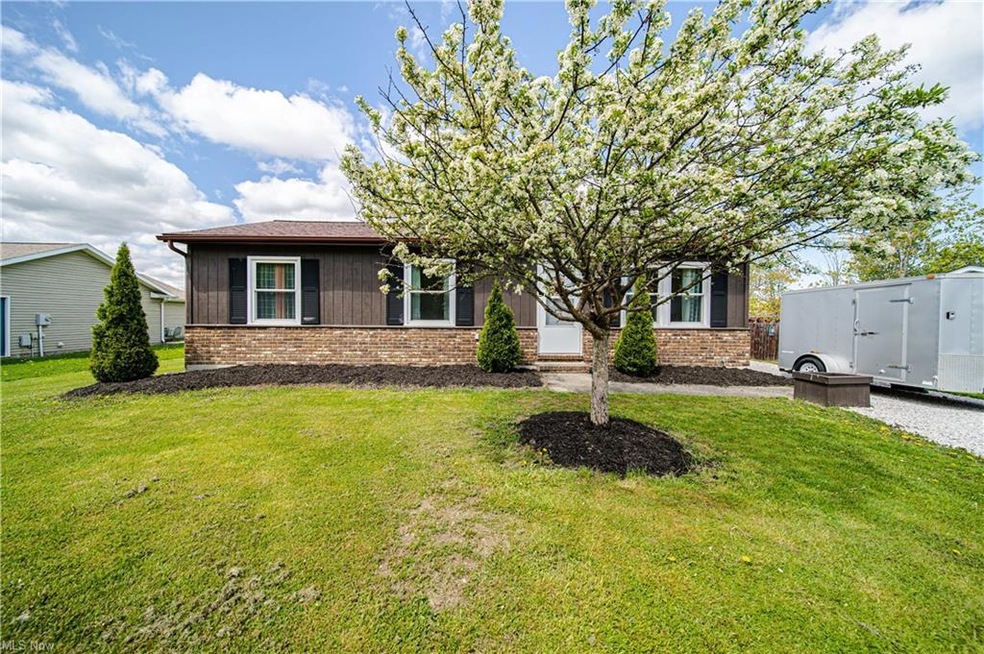 255 Westview Dr, Jefferson, OH 44047 - photo 1