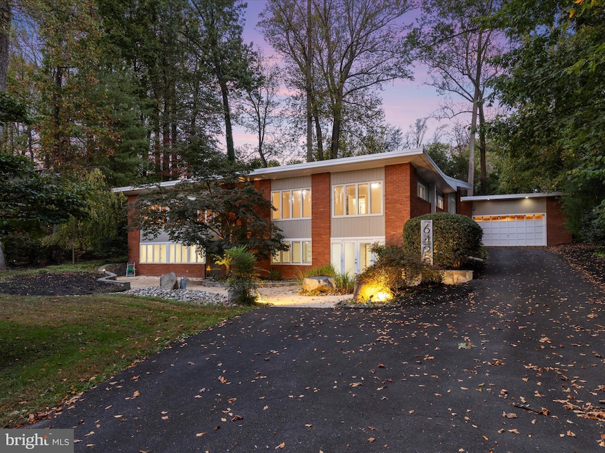 Under Contract $1,499,000