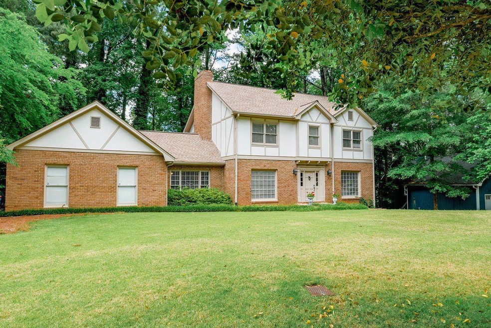 5481 Willow Point Pkwy, Marietta, GA 30068 - photo 1