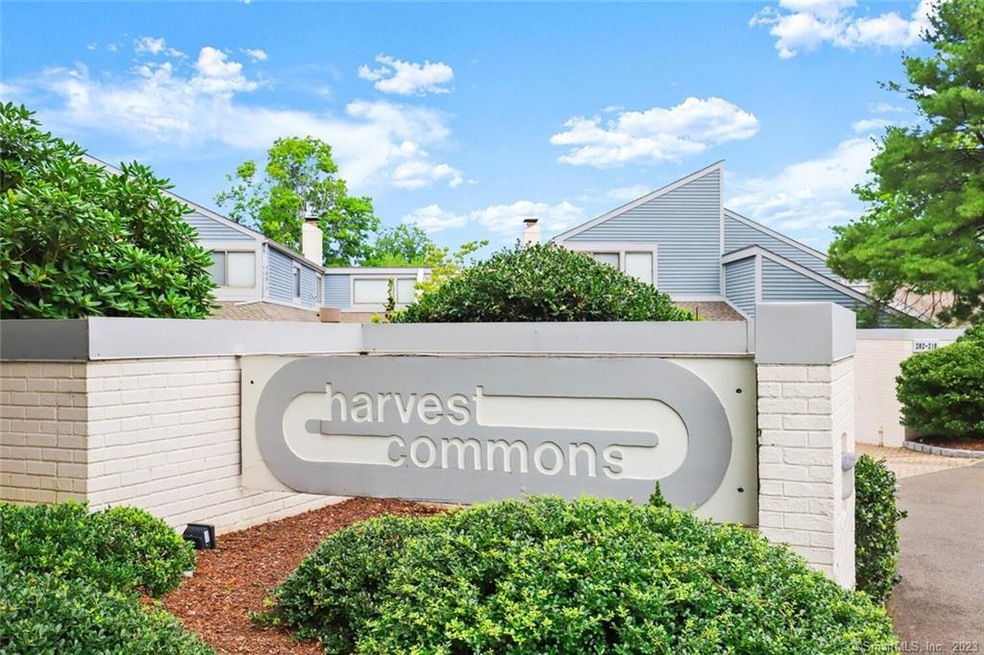 102 Harvest Commons unit 102, Westport, CT 06880 - photo 1