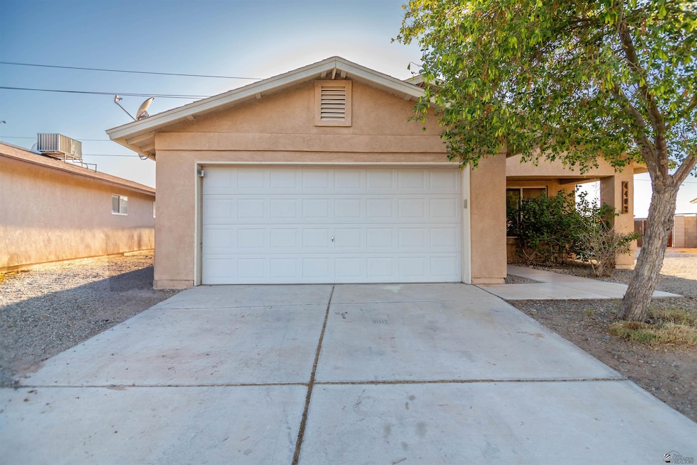 4402 S Jasmine Ave, Yuma, AZ 85365 - photo 1