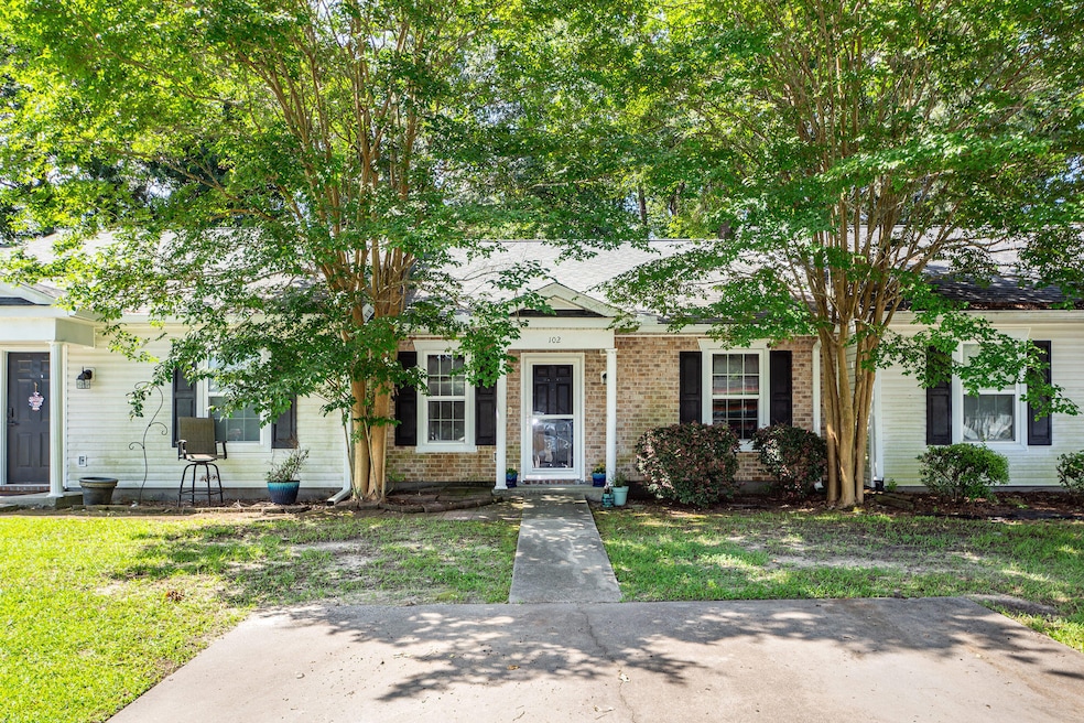 Under Contract $220,000 • Co-Listing Agent