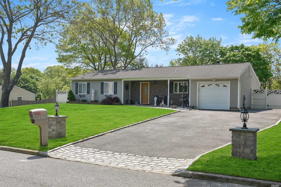 2704 Waverly Ave, Medford, NY 11763 - photo 1