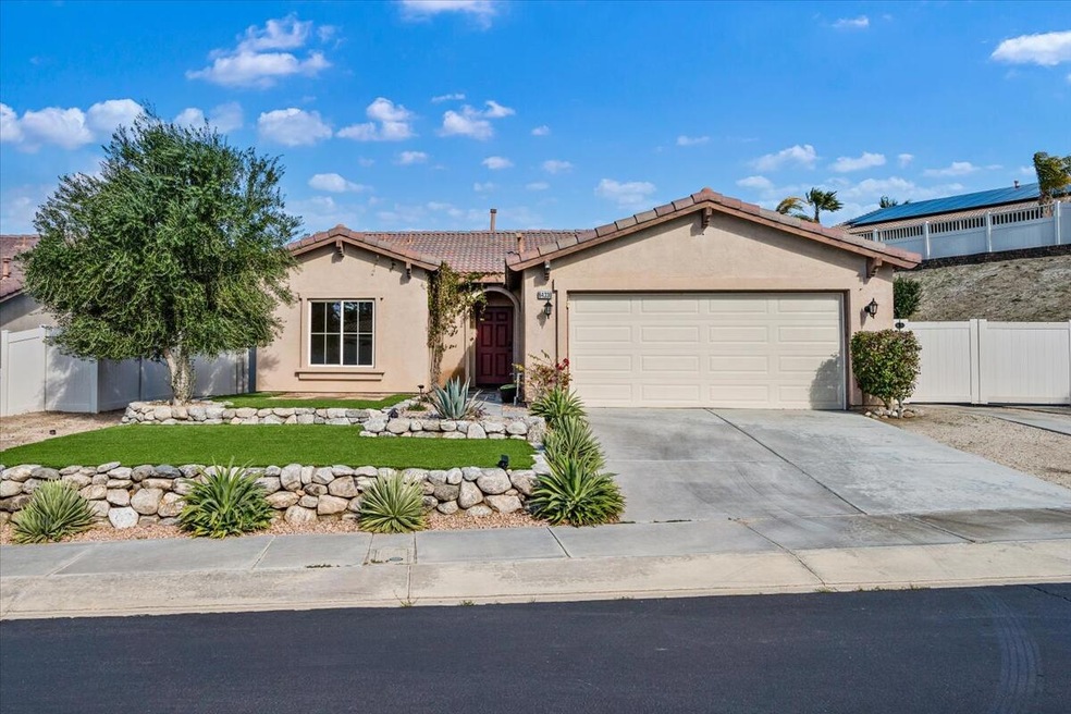 02-64330 Pyrenees Ave -2