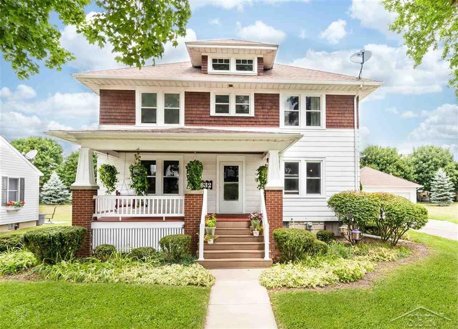 632 W Genesee St, Frankenmuth, MI 48734 - photo 1