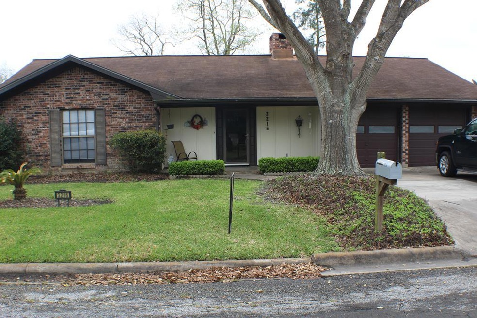 3216 La Vista Ave, Bay City, TX 77414 - photo 1