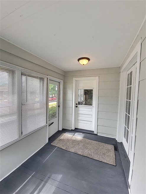 2116 W Pleasant St, Davenport, IA 52804 - photo 1