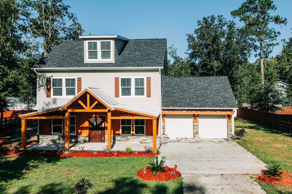 438 Locust St, Walterboro, SC 29488 - photo 1